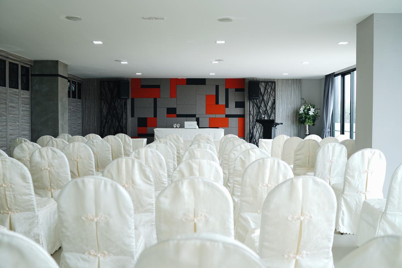 Devloft Hotel Korat Nakhonratchasima Exteriör bild