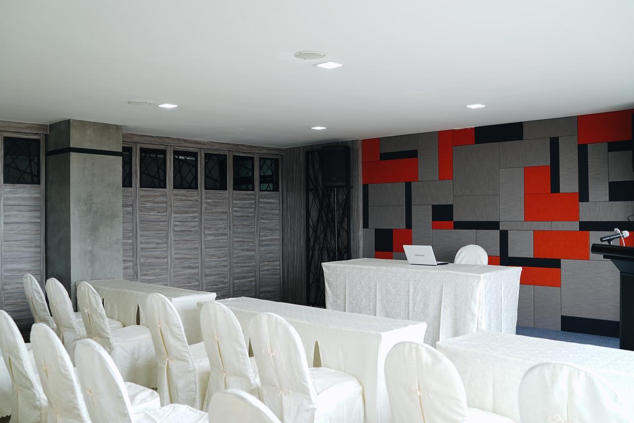 Devloft Hotel Korat Nakhonratchasima Exteriör bild